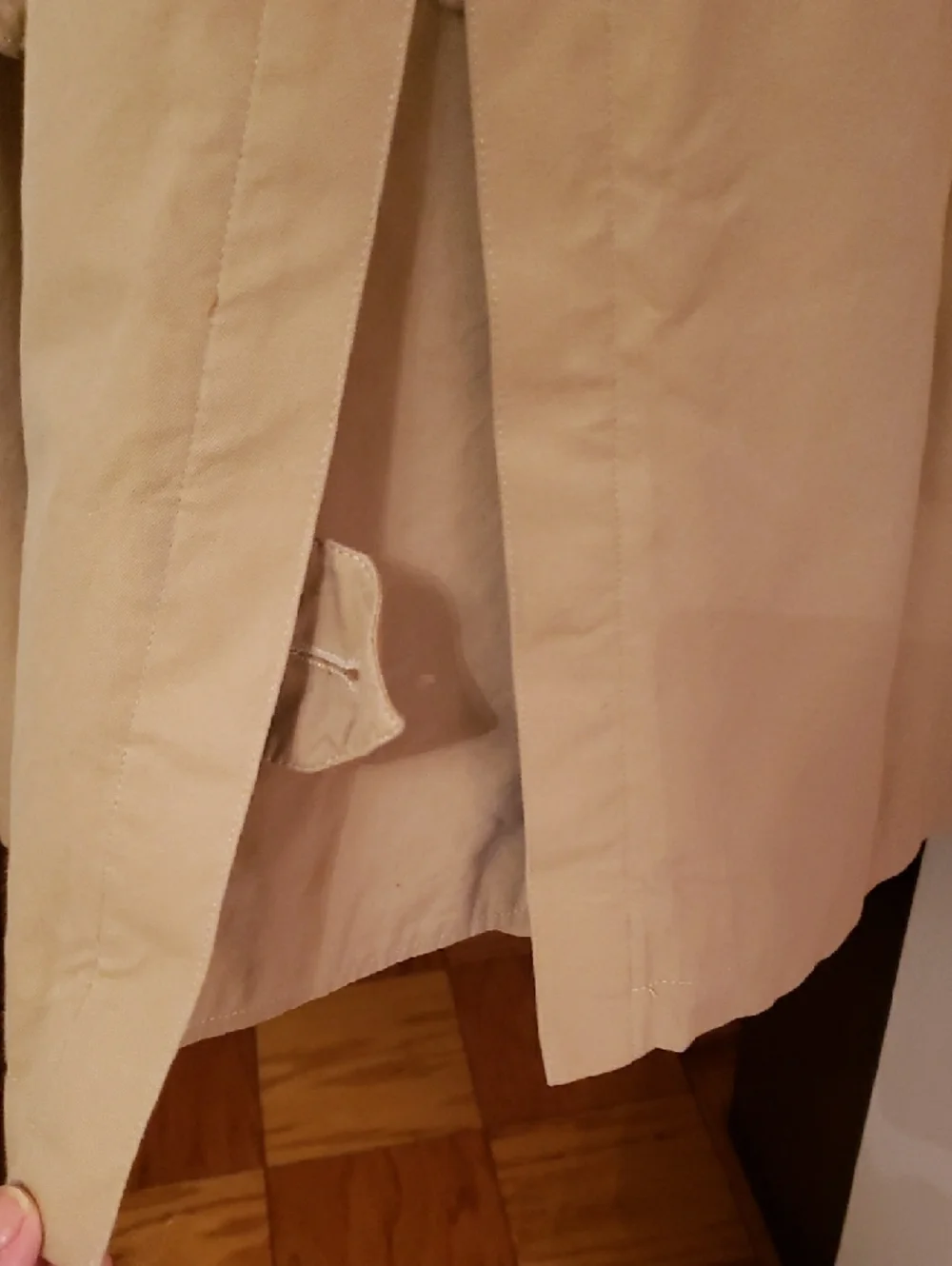 Burberry Beige Double-Breasted Trench Coat with Belt - Picture 10 of 13